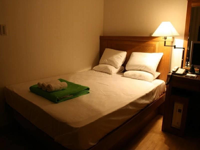 New Donghae Tourist Hotel Exterior photo